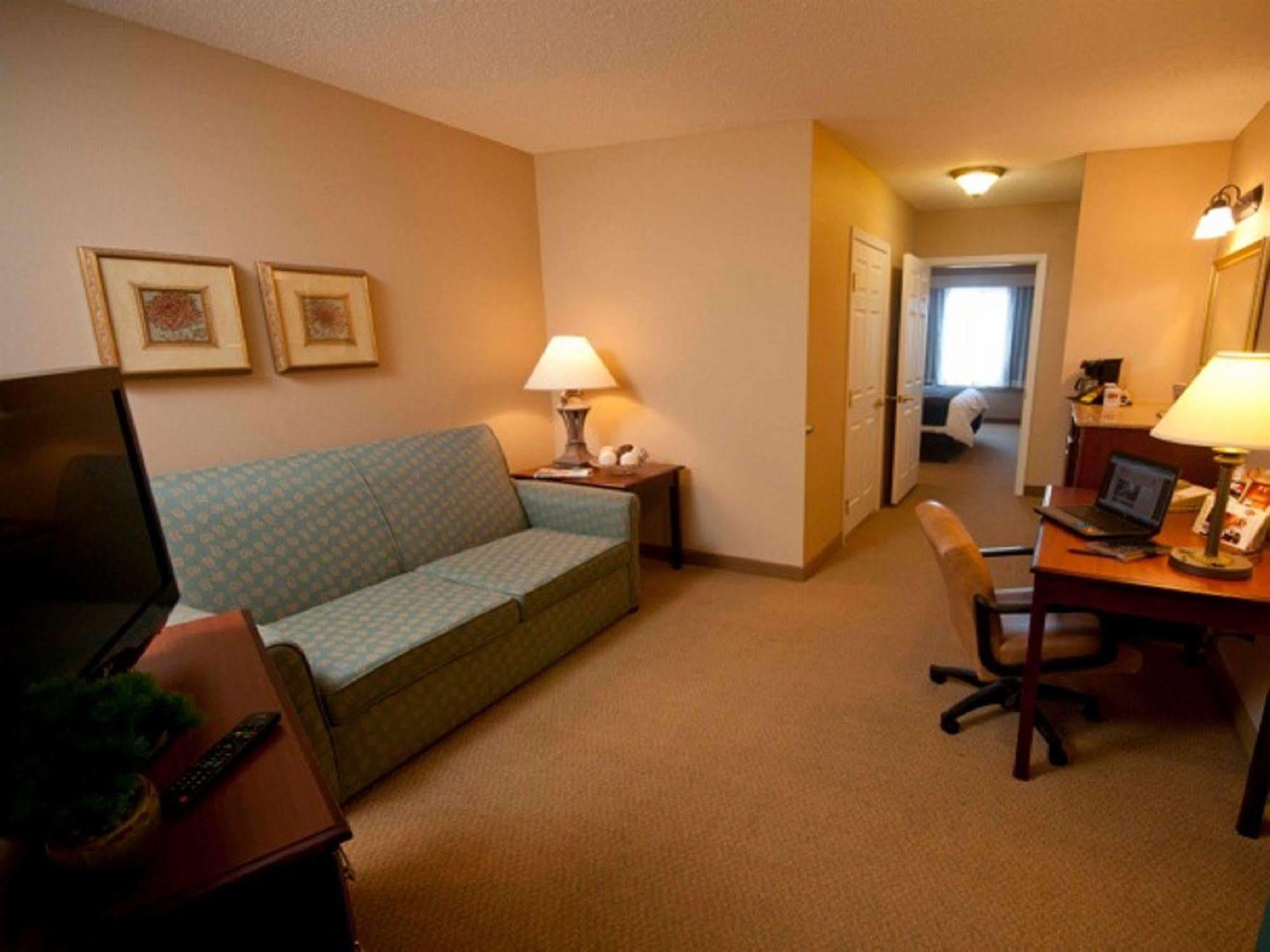 Town & Country Inn And Suites Quincy Exterior foto